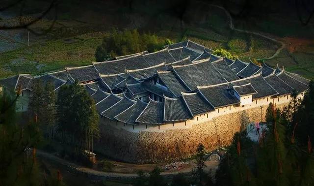 逃离人海丨这个小众城市私藏了中国最美的风景|安贞堡|尤溪梯田|人海