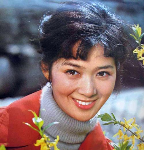 老公才华横溢, 女儿长相不如妈, 如今六十多岁了, 依旧风韵犹存|龚雪