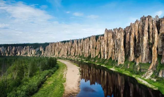 雅库特 勒拿河柱状岩01