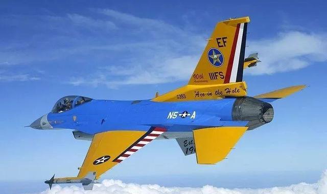 英国空军诺曼底登陆入侵识别条涂装台风:诺曼底登陆入侵识别条涂装f16