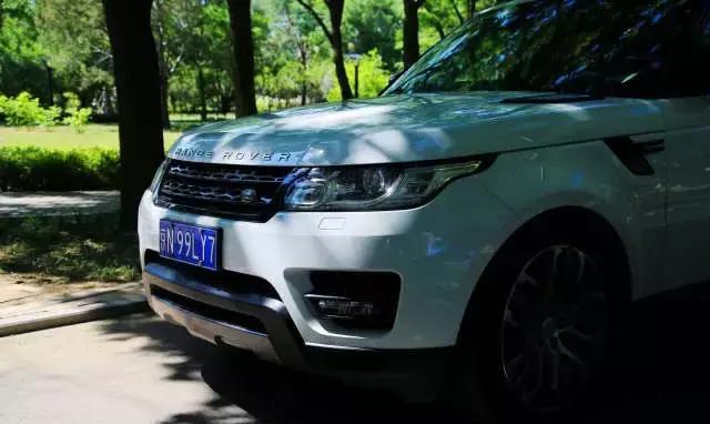 曾经《蜗居》里宋思明的座驾,现在一台路虎还能吸引女大学生吗?