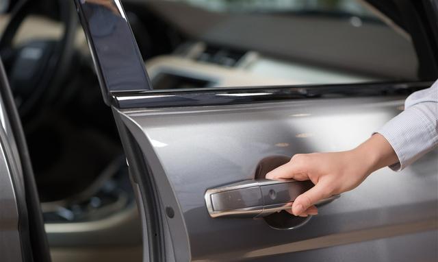 大力关车门有危害,如何制止别人大力关车门?