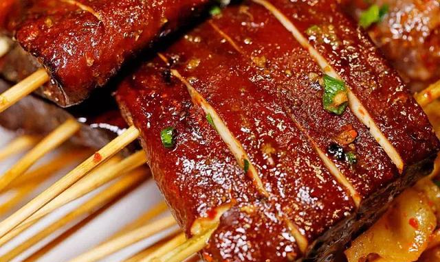 锡箔烧烤锡箔花甲和锡箔土豆是每个来糍道的人都