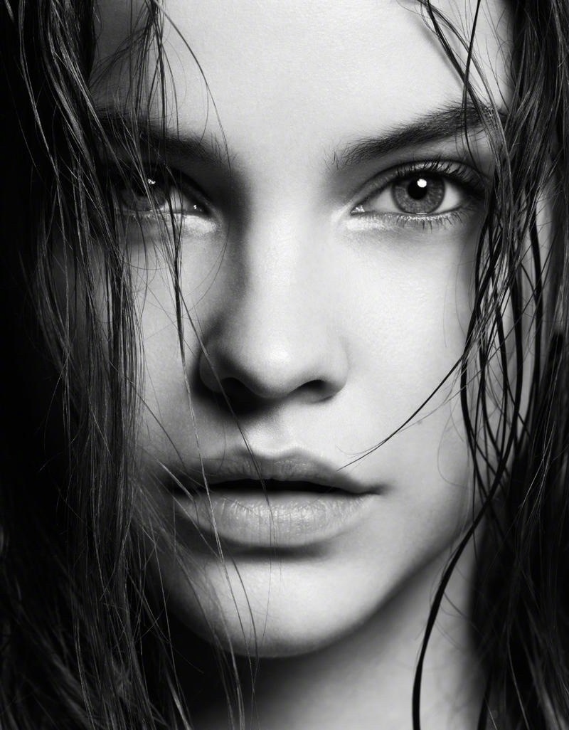 barbara palvin 登上《 grazia 》意大利版2018年3月15号封面