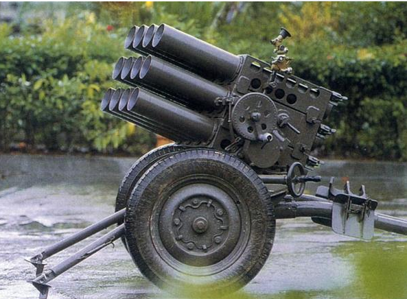 中国107火箭炮到底有多屌?竟然不需要炮管:用大头针就能发射!