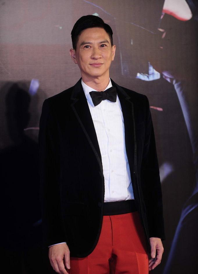 张家辉表示全世界都在嘲笑自己, 网友: 有自知之明!