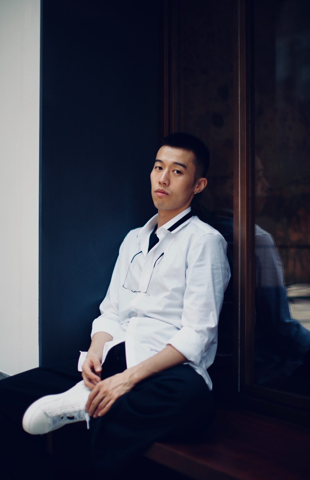 日前,演员周游曝光了一组最新夏日写真.