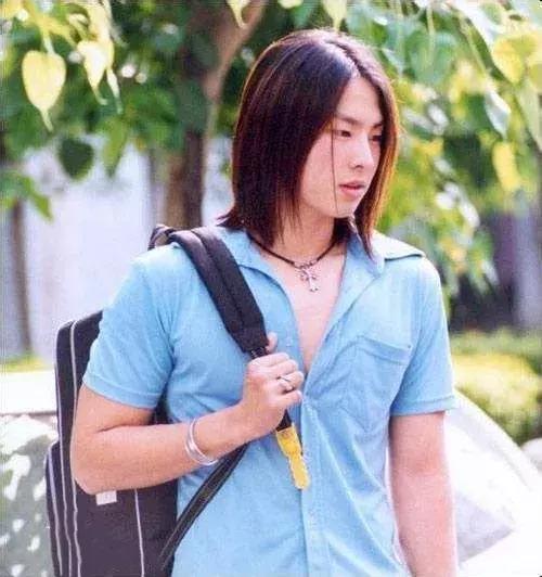 美作为什么是f4里唯一没有感情线的人啊!生气