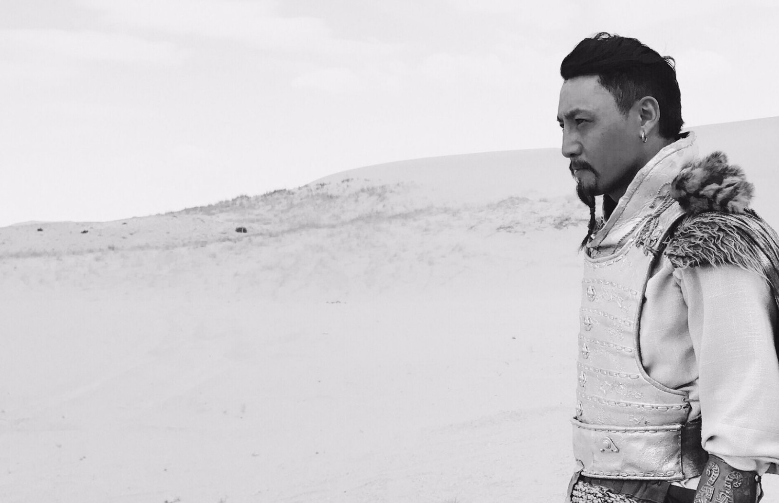 电影《西域传奇》开机 仁青巴仁出演男一号引期待