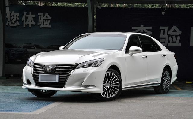 从售价70万降到24万,新款丰田皇冠已经成为"落魄王者"