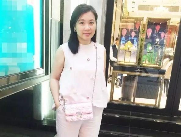 天天陪在她身边,直到简佩筠重新抖擞,可以说,若是简佩筠老公没这