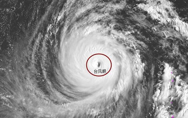 日本如今压力大!2018年"风王"飞燕达18级,这个台风惹不起