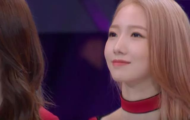 回顾火箭少女《创造101》首次出场造型,杨超越