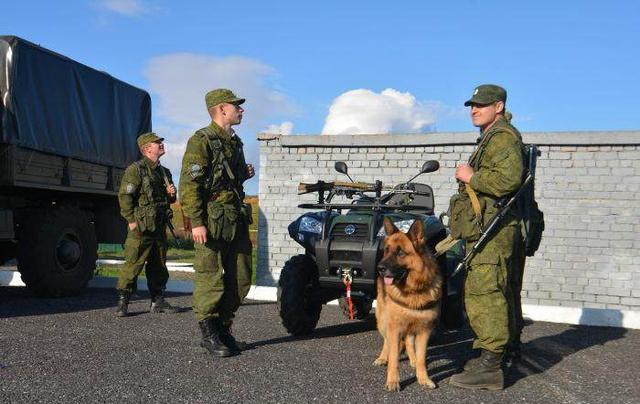 俄罗斯边防军,独具特色的军服