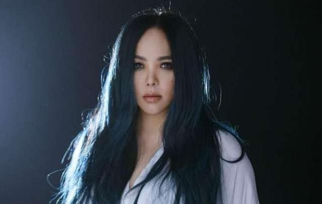 周迅自曝有社交恐惧症,盘点娱乐圈有此症的明