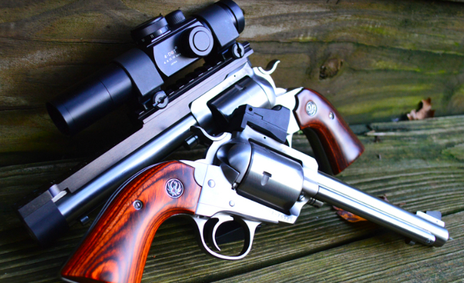 手枪可以装高倍镜吗可以但效果不好