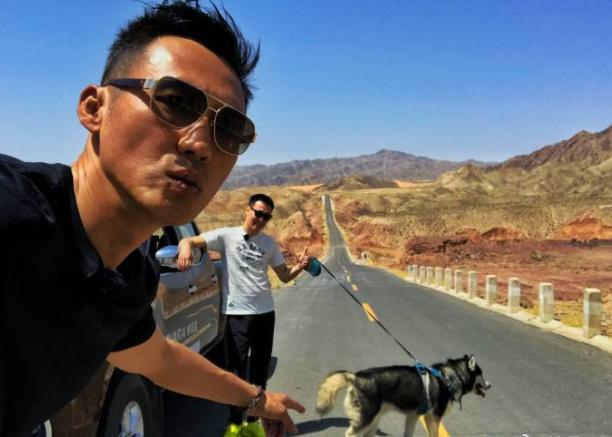 45岁辛柏青出道25年第一次上真人秀女儿长相被网友吐槽