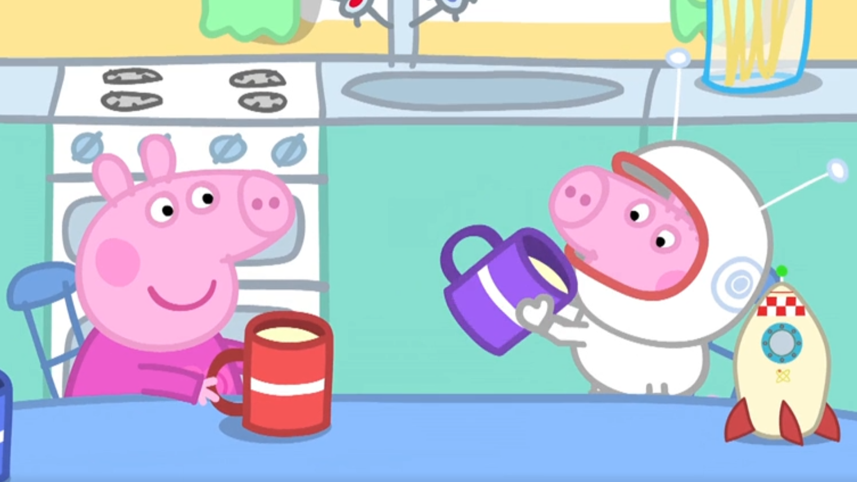 小猪佩奇觉得乔治喝水的样子太好笑了