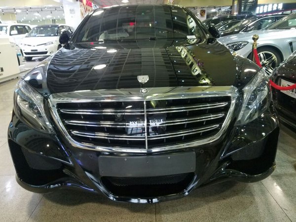 奔驰amg劳伦士s70l私人定制专享内饰性能牛的一匹