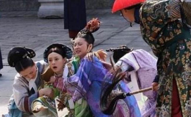 古代女子宁死不愿受此刑法,大呼羞耻,男子却争相观看