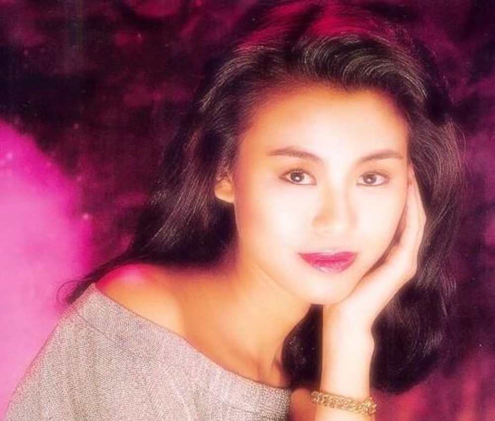 美貌性感的陈雅伦哪个部位最美?