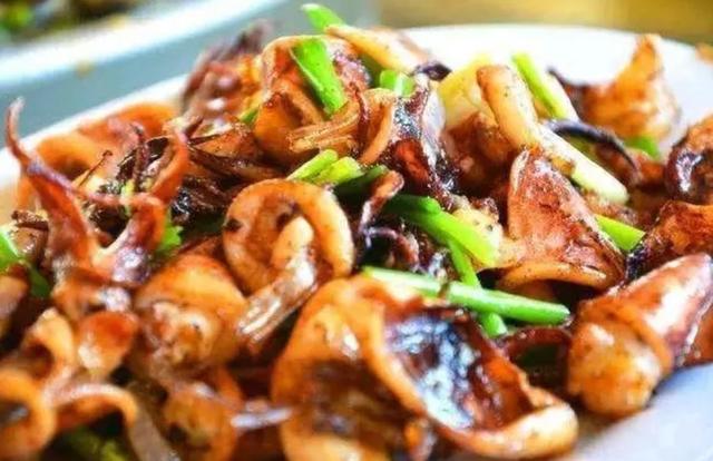爆炒鱿鱼,仔姜爆鸡胗,香辣干锅鸡的做法