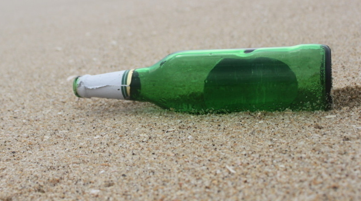 喝完的啤酒瓶不要扔,很多人不知道的创意妙用