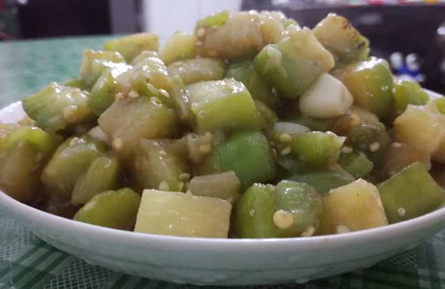 家乡自种绿色青茄子,清炒茄丁好吃又养胃