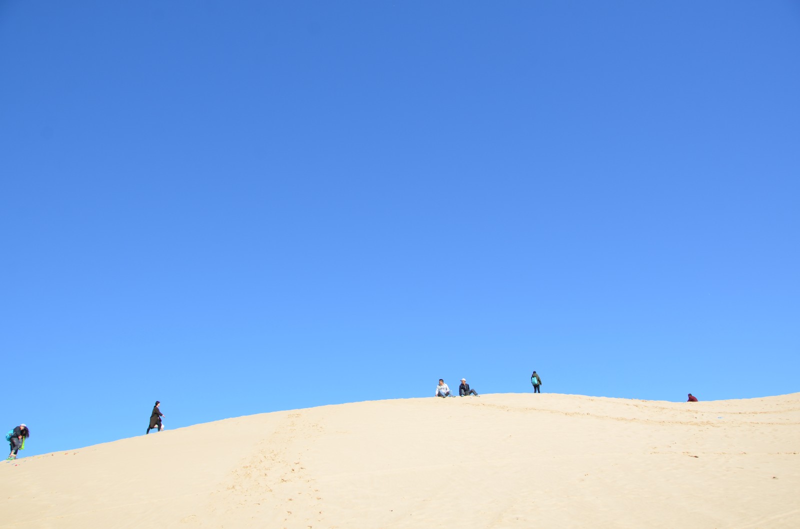 清澈的内蒙蓝,干净的内蒙古宝古图沙漠,原创摄影