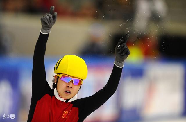 历届奥运会中国获得4枚金牌以上的女子运动员