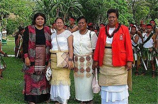 以胖为美的国家,号称胖子的乐园,无论男女都爱穿裙子