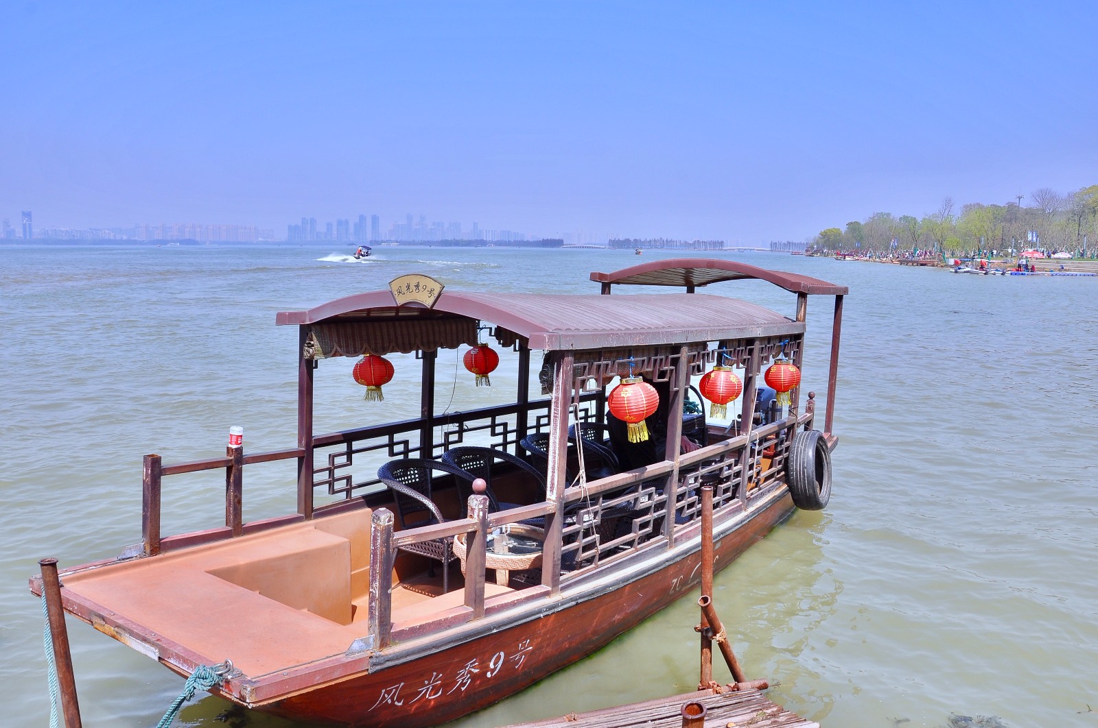 东湖游船(武汉 东湖风景区)