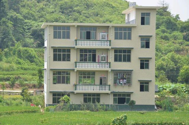 在农村有房有车算真的有钱吗?十万元对于农民朋友来说多吗?