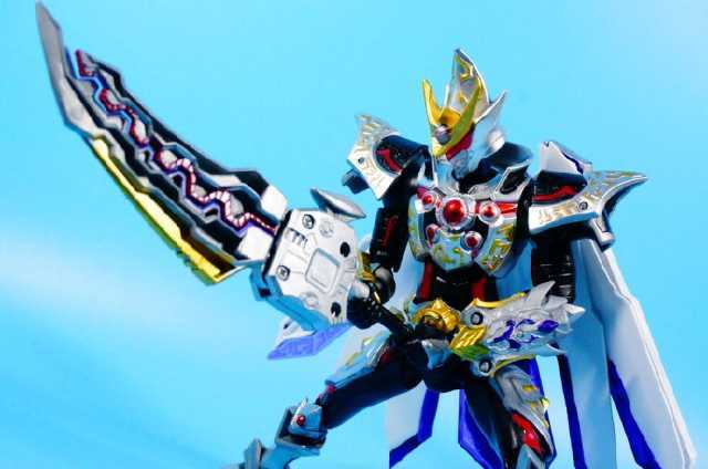 捕王神威火麒刀:是捕王的超级武器,拥有金刚闪闪的外观,刀身大,刀锋