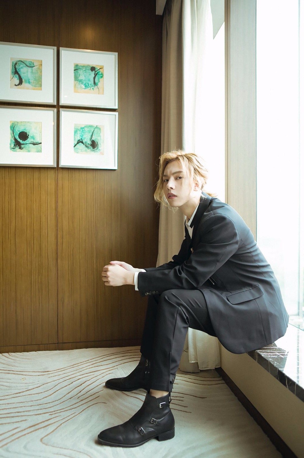 周锐亮相超级企鹅红蓝大战 身披红色球衣奋战球场