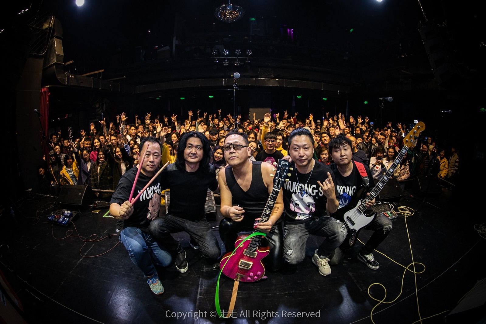 魔金石乐队现场