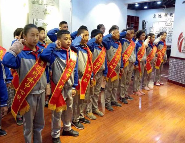 新疆霍城县瞻德中学开展禁毒警示教育