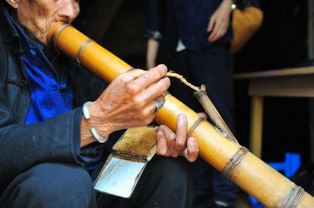 即使不抽香烟,也会抽制止的烟卷或者水筒烟,对于很多农民朋友来讲,抽