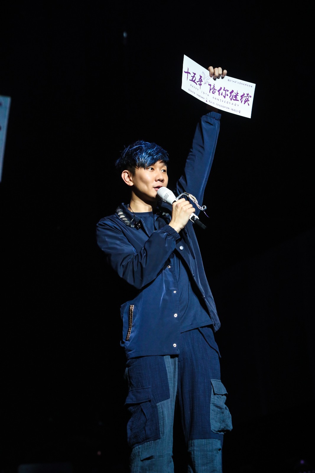 林俊杰,在巡演筹备之初,即力邀"西洋音乐教父"david foster出任联合