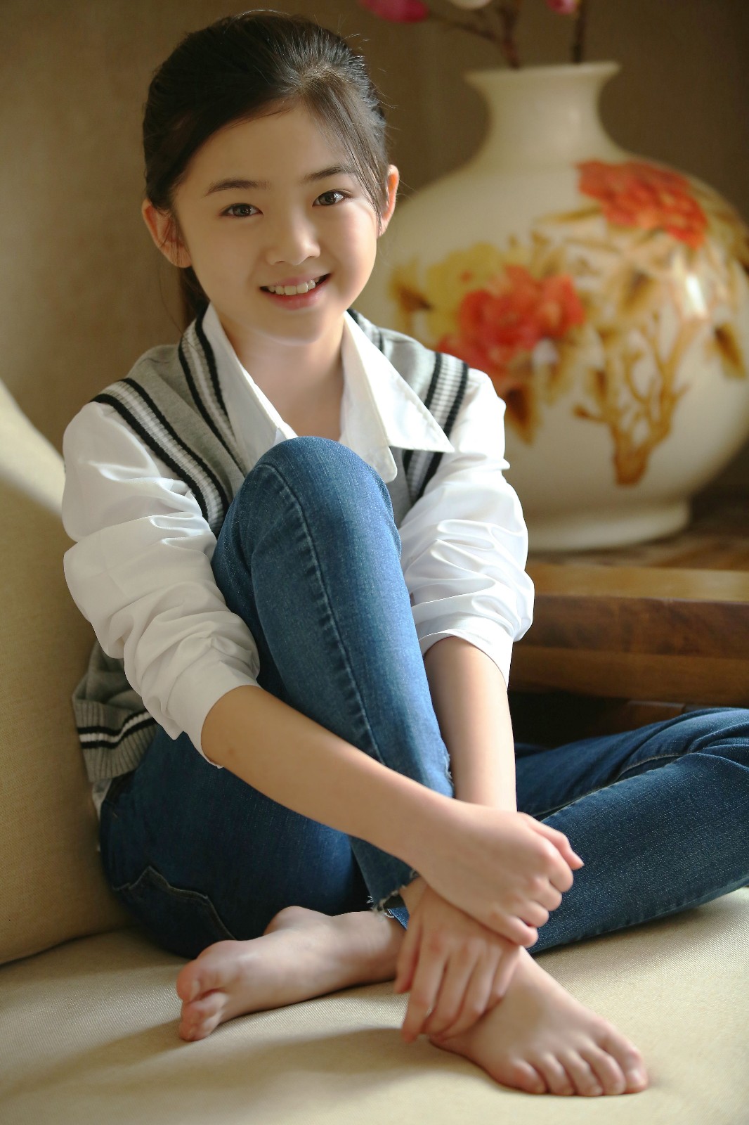 何思甜写真曝光:笑容甜美 清纯可人