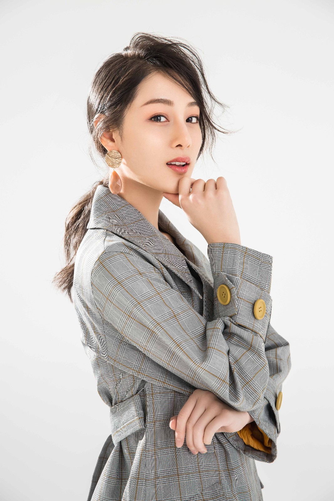 赵圆瑗初秋时节曝光干练写真 淡雅恬静气质撩人