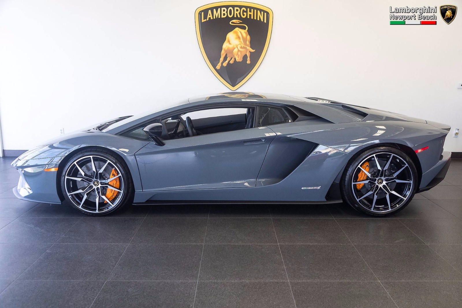 全新大牛——兰博基尼aventador s-新浪汽车