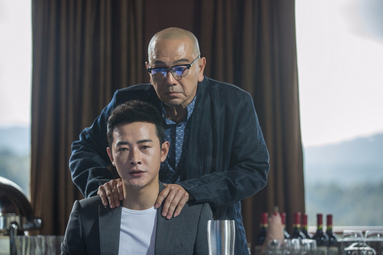 张晨光变身"最反差"毒枭 《破冰者》剧中老戏骨大揭秘