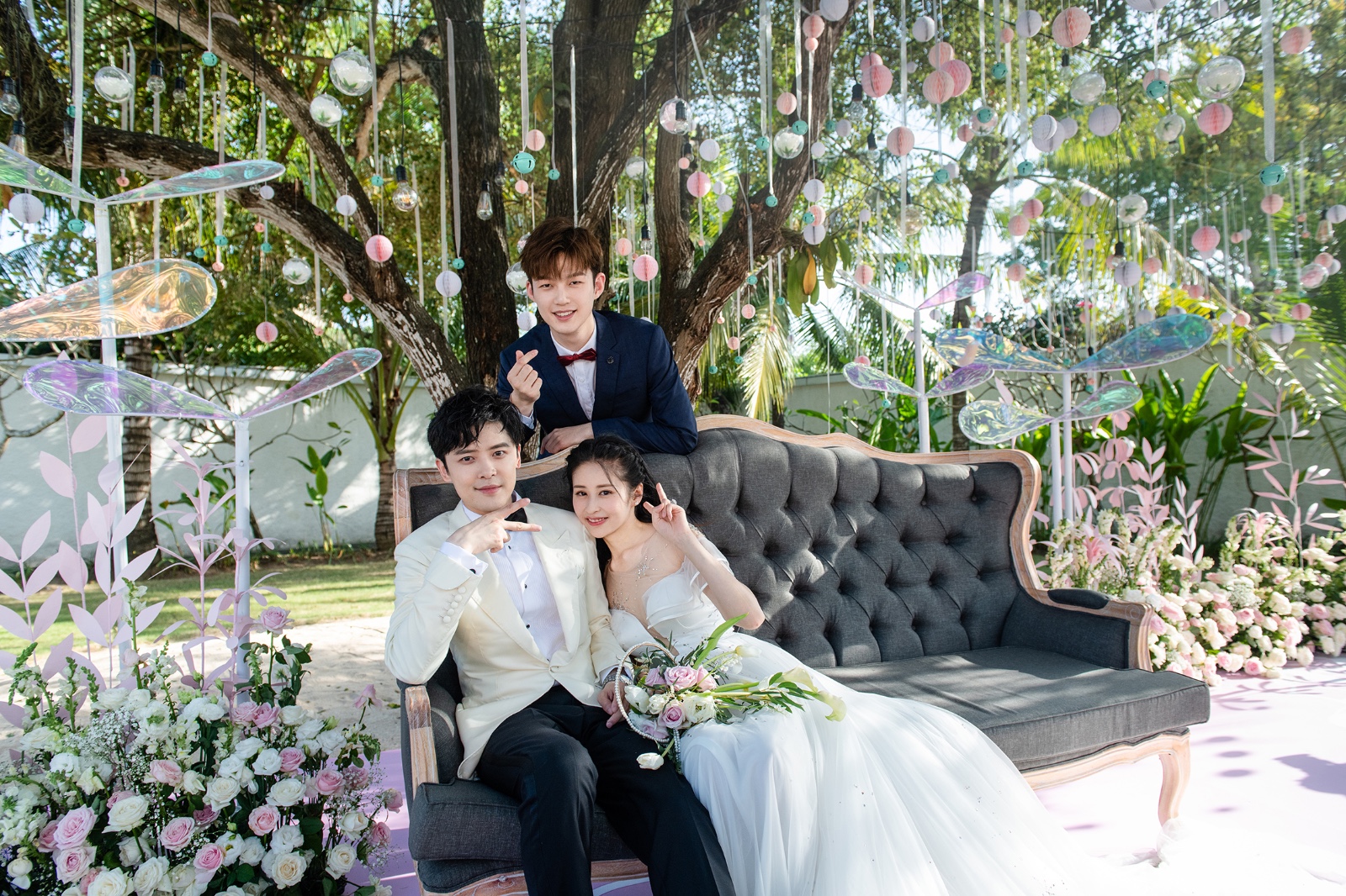 董力首当伴郎受邀参加付辛博颖儿婚礼