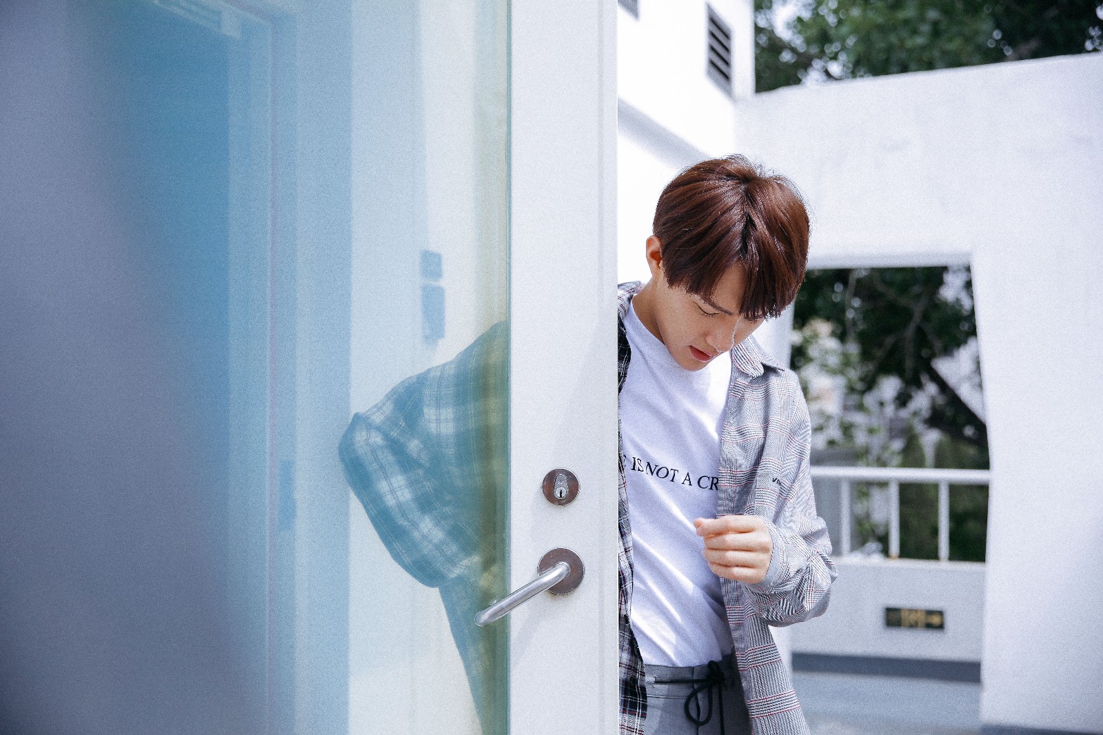 黄圣池《泡沫之夏》热播 少年吉他弹唱惬意自得