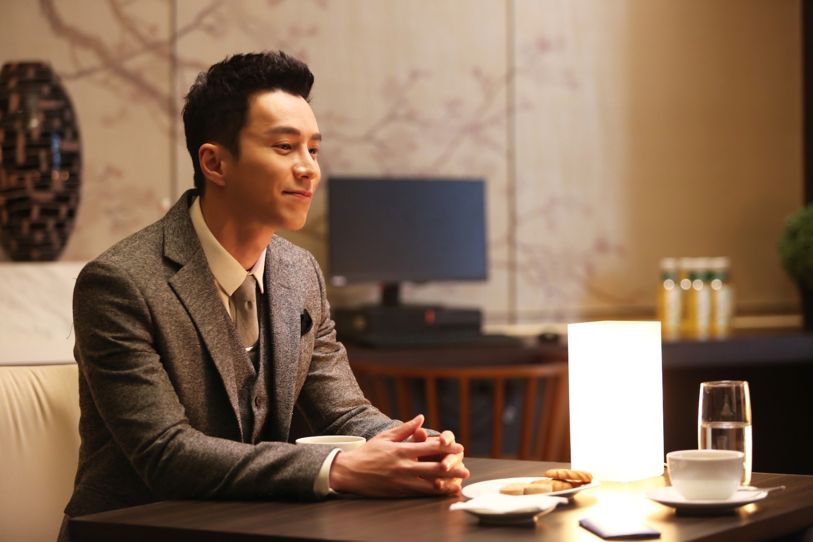 王冠逸《海洋之城》杀青 化身邮轮大副尽展型男魅力