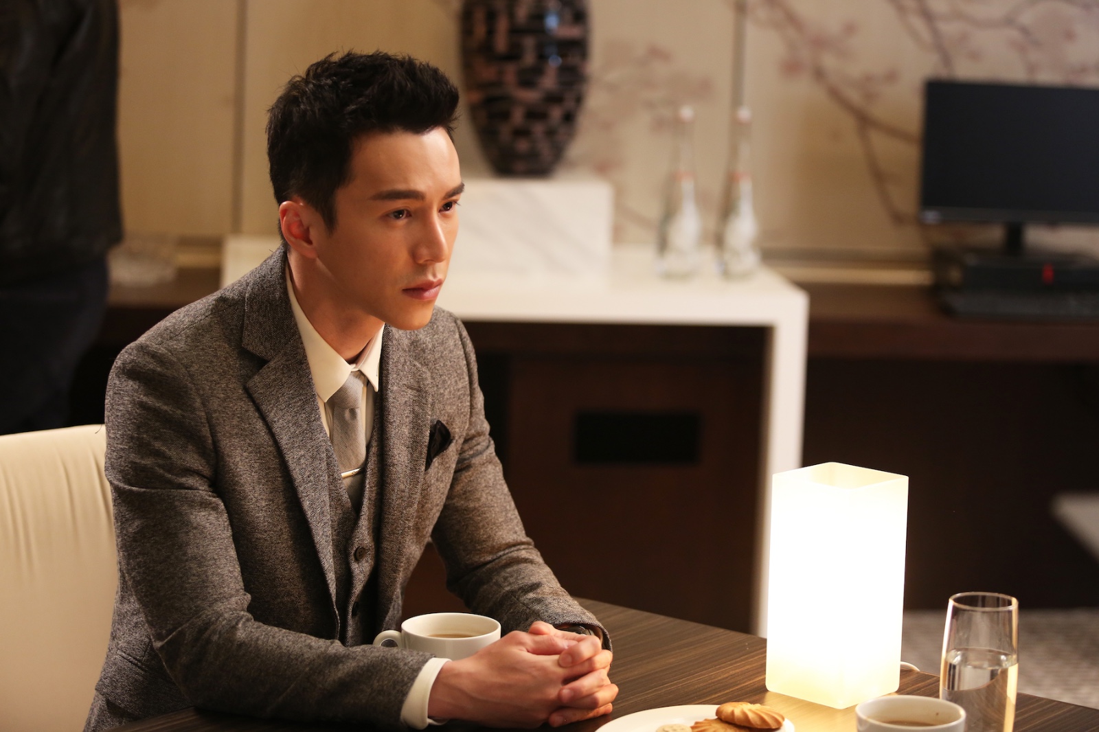 王冠逸《海洋之城》杀青 化身邮轮大副尽展型男魅力