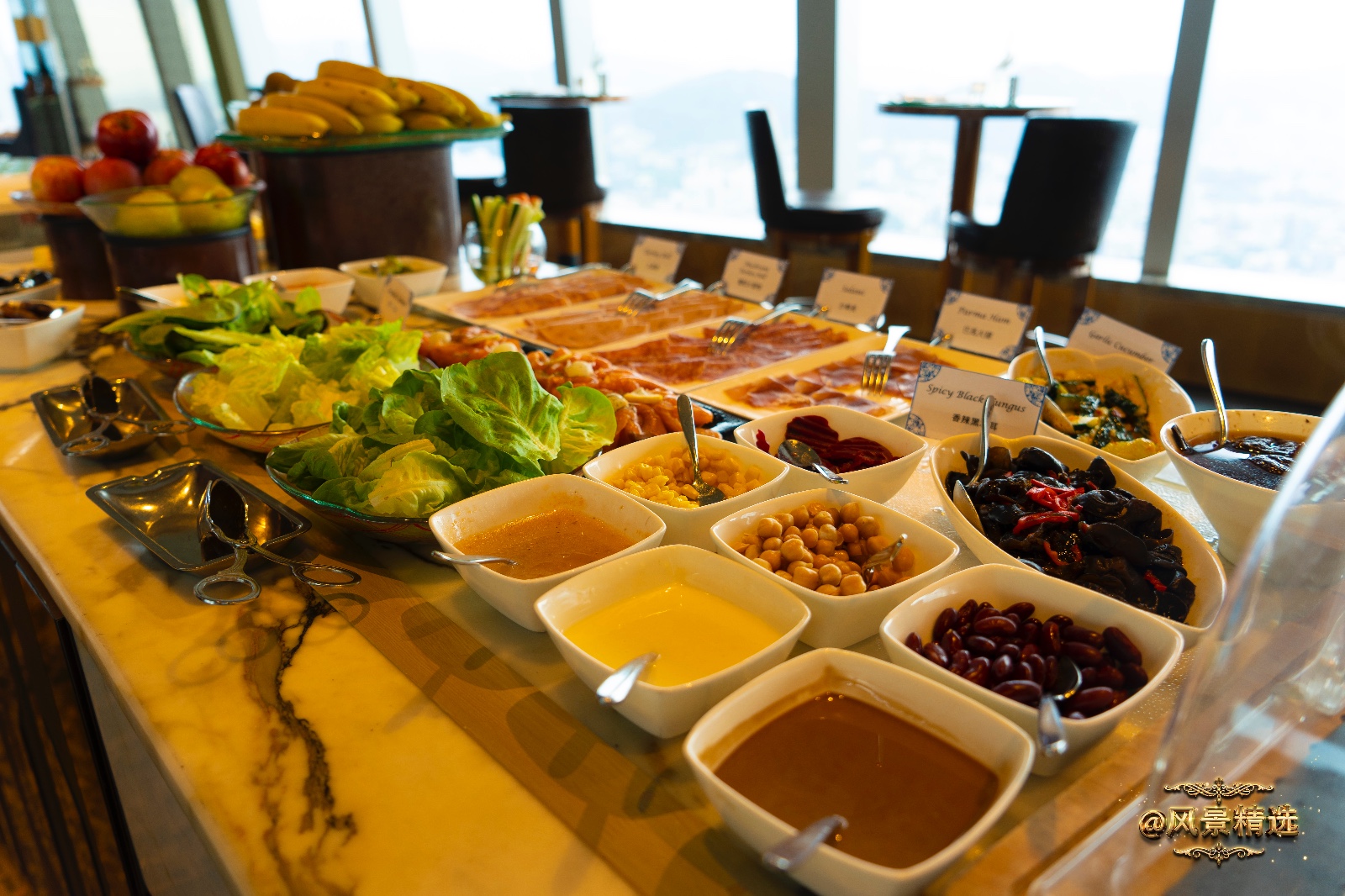 叫醒你的不单单是闹钟还有香港丽思卡尔顿酒店的美味早餐