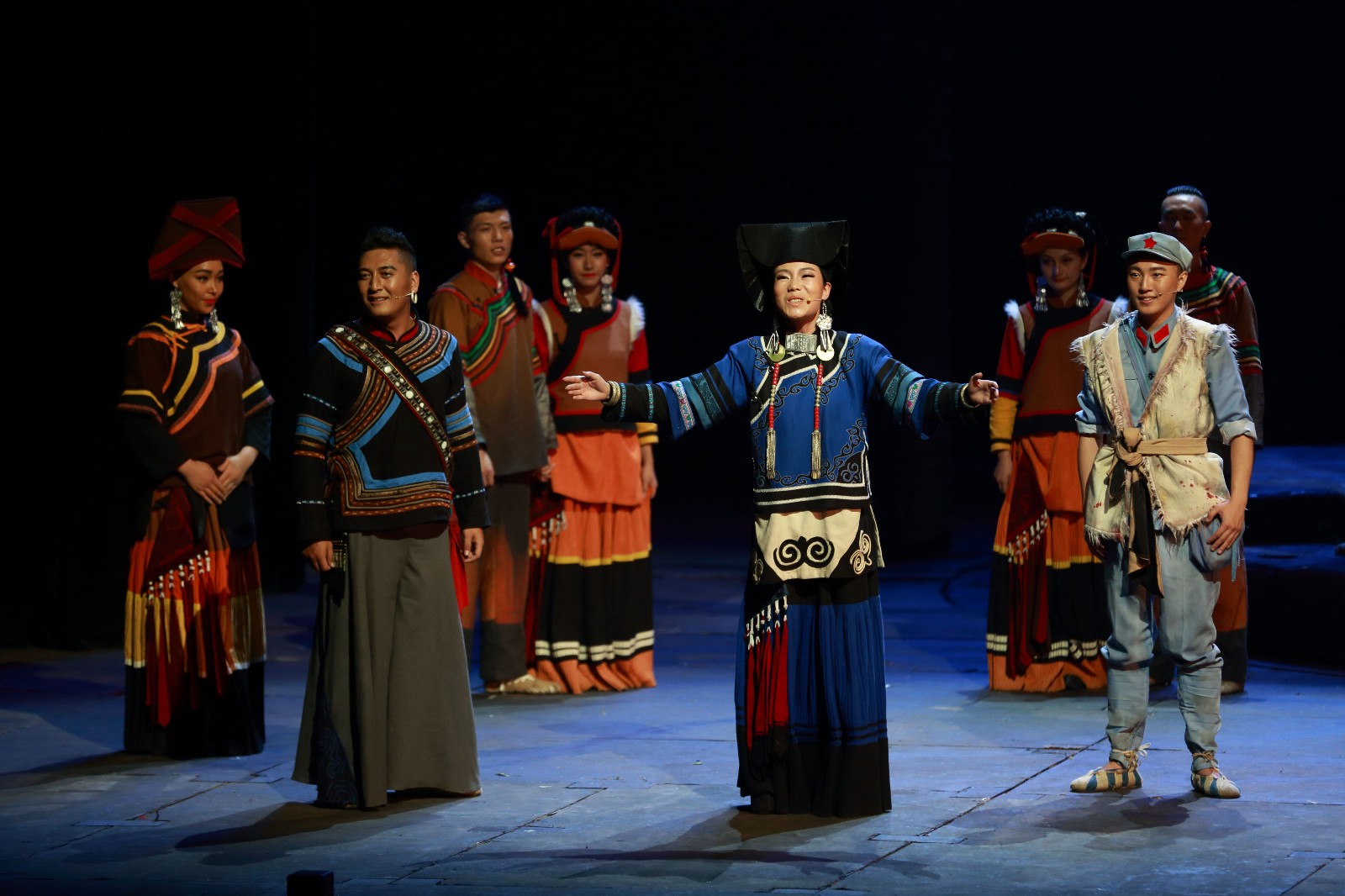 时隔两年,在这期间我参加了很多电视节目和演出,觉得我的人生阅历又