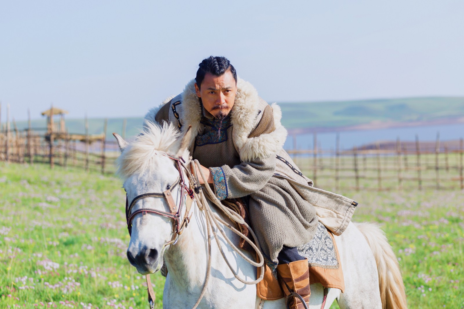 电影《西域传奇》开机 仁青巴仁出演男一号引期待